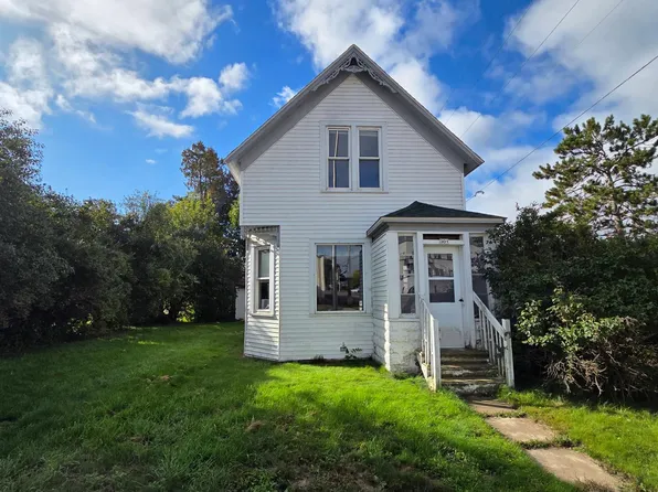 301 E 1st St, Merrill, WI 54452
