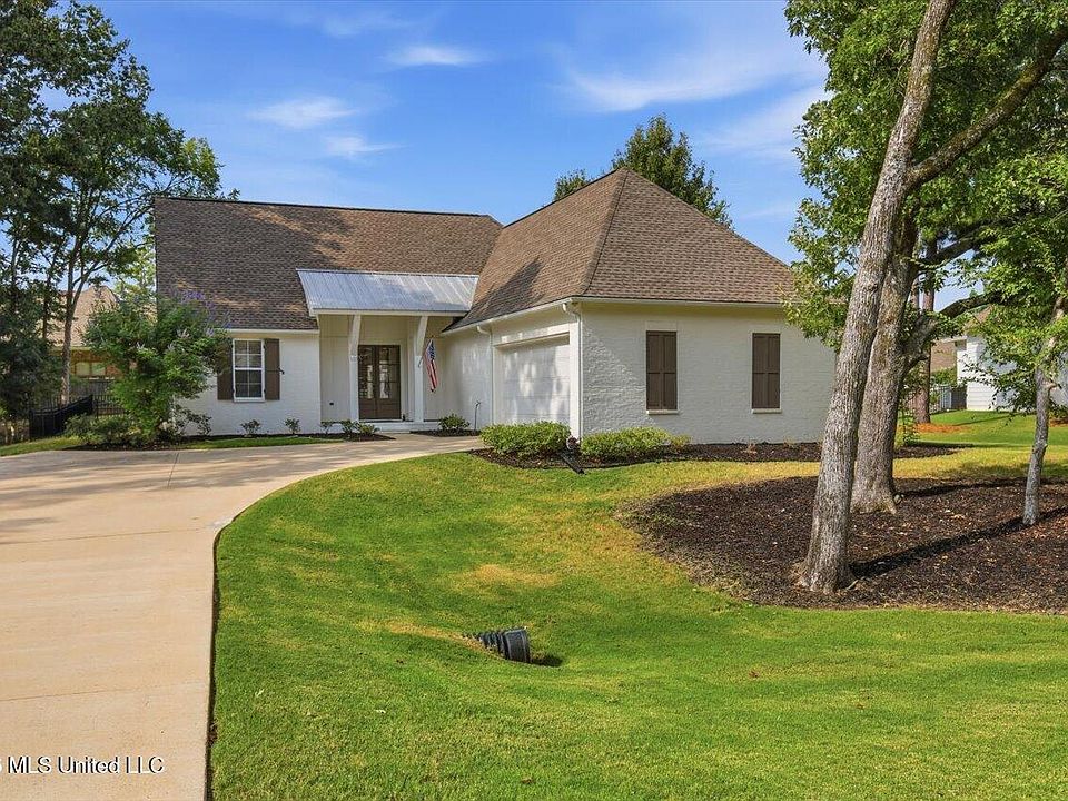 1st image of 155 Lake Ridge Dr