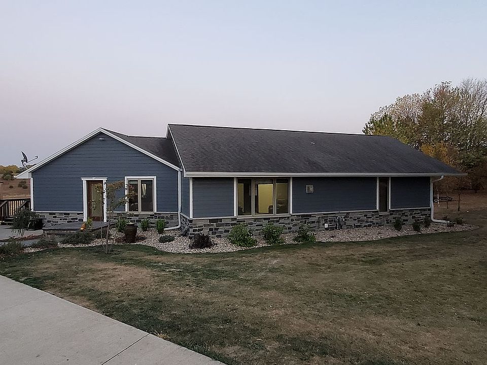 2nd image of 1620 E Liberty Cir