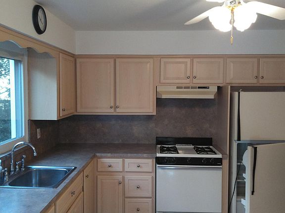 2nd image of 108 Mulberry Cir