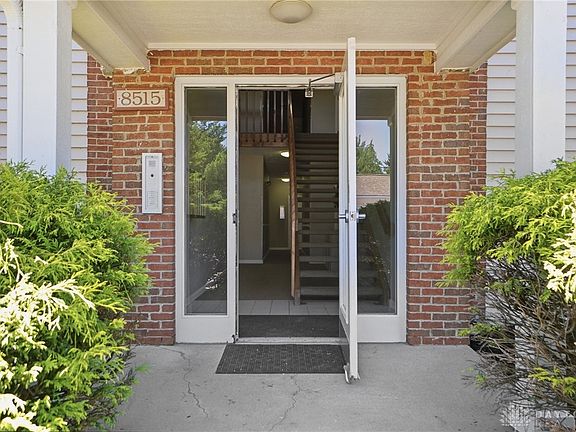 4th image of 8515 Island Pines Pl APT 5