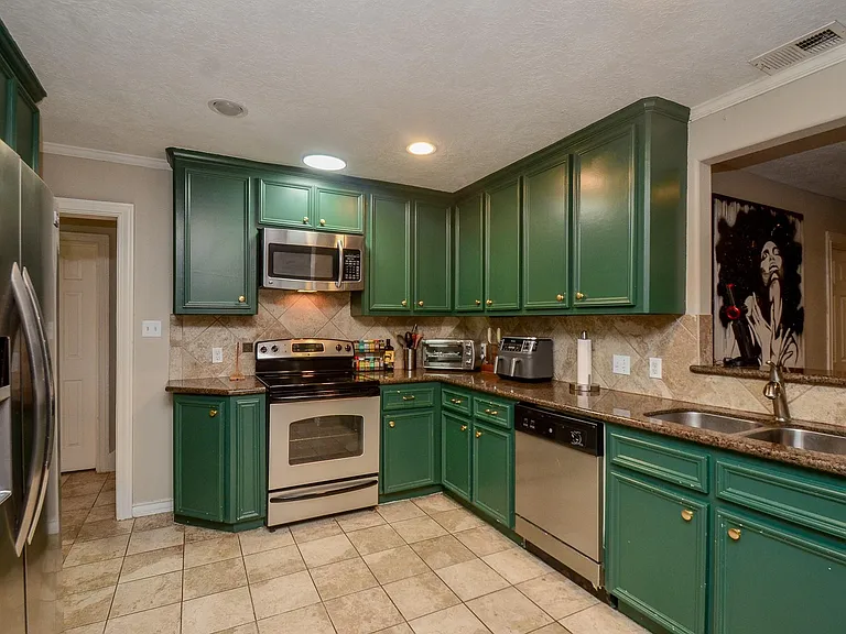 4315 Fernwood Dr — Photo 13