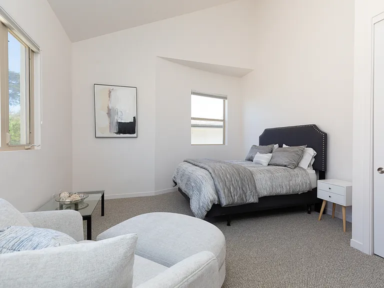 W Cliff Dr — Photo 18