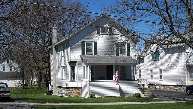 1st image of 204 West Ave