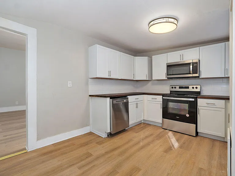 252 Commercial St #B — Photo 7