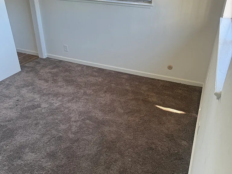 2635 Miller Ave — Photo 5