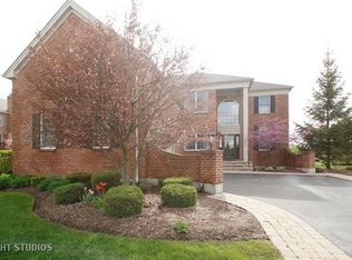 17 Tournament Dr S, Hawthorn Woods, IL 60047