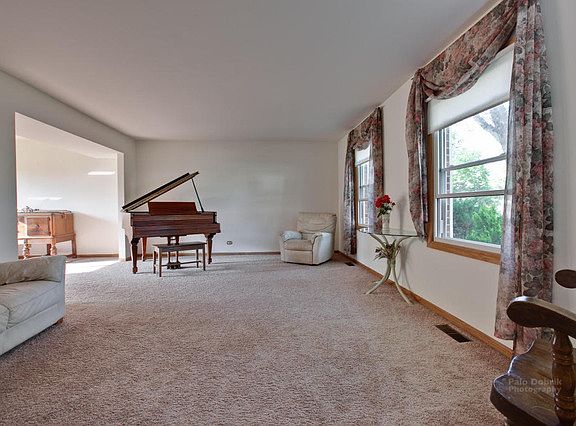 3rd image of 1281 W Sturbridge Dr