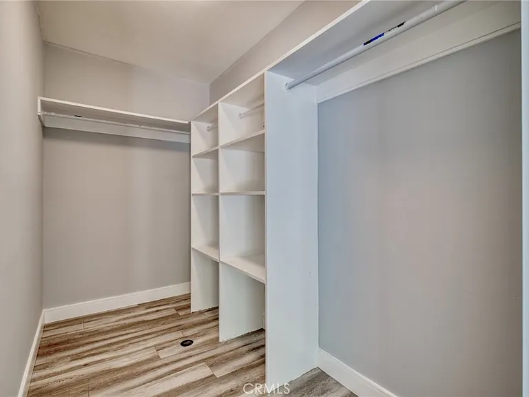 20516 Clark St — Photo 15