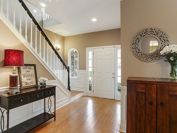 4th image of 4556 Chelton Ct SE