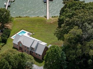 629 Cedar Pointe Dr, Weems, VA 22576