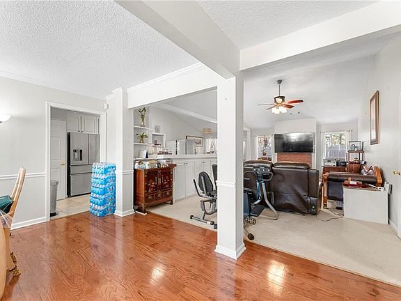 2nd image of 290 Sasnett Dr