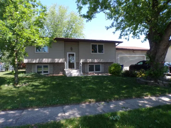 603 Nelson St, West Liberty, IA 52776