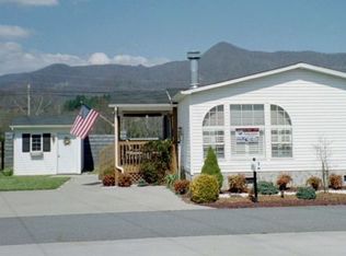 61 American Way, Waynesville, NC 28785