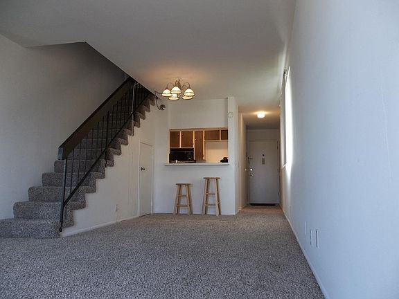 5th image of 361 E Surfside Dr