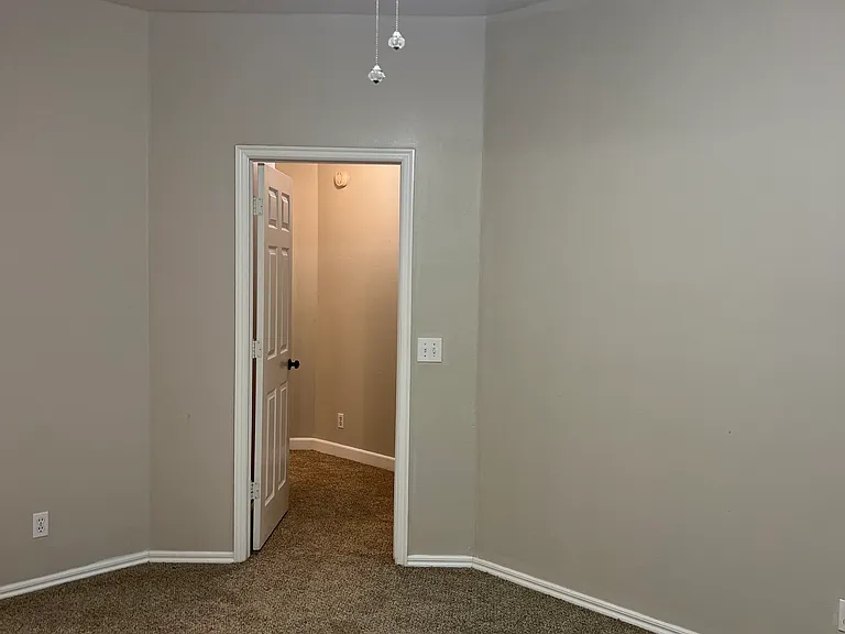 1420 NW 183rd Ter — Photo 16