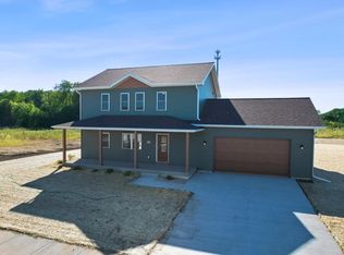 631 Eisenhower St, Baraboo, WI 53913