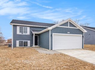3065 Ivy Wood Cir, Howell, MI 48855