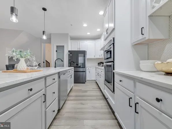 7619 Elmcrest Rd, Hanover, MD 21076