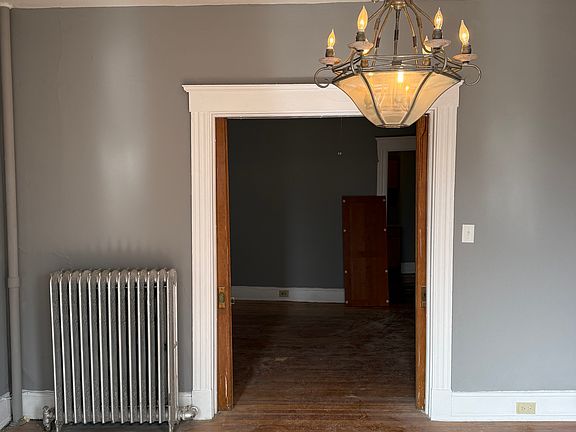 3rd image of 1626 Chase Ave APT 6
