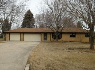 4038 Maple Grove Dr, Hubertus, WI 53033