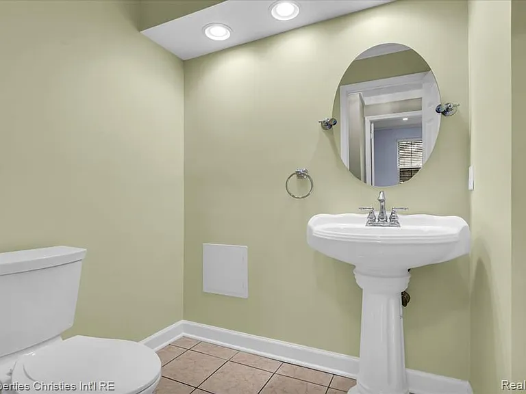 6651 Hearthside Ct — Photo 17