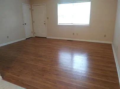 1592 Coombs Dr - 2 — Photo 2