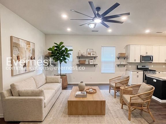 2nd image of 806 Sunset View Dr