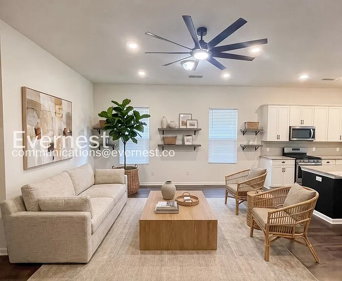806 Sunset View Dr — Photo 2