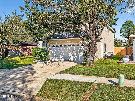 3rd image of 3719 SEA HAWK Street E