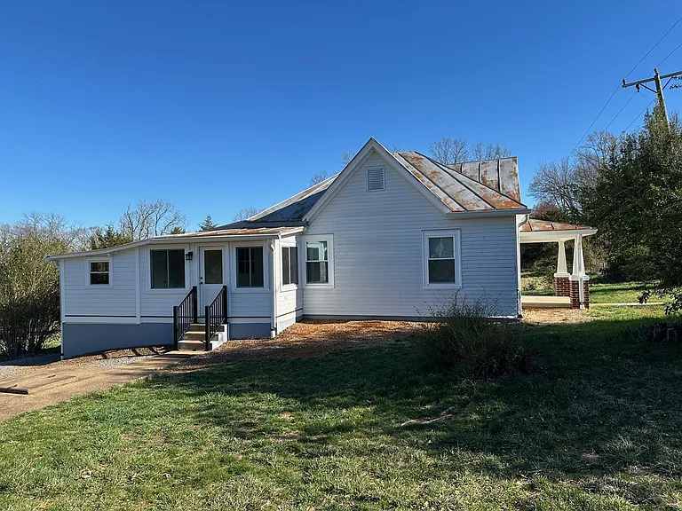 242 Buck Mountain Rd — Photo 1