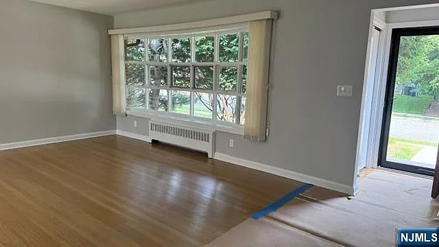 46 Newcomb Rd — Photo 2