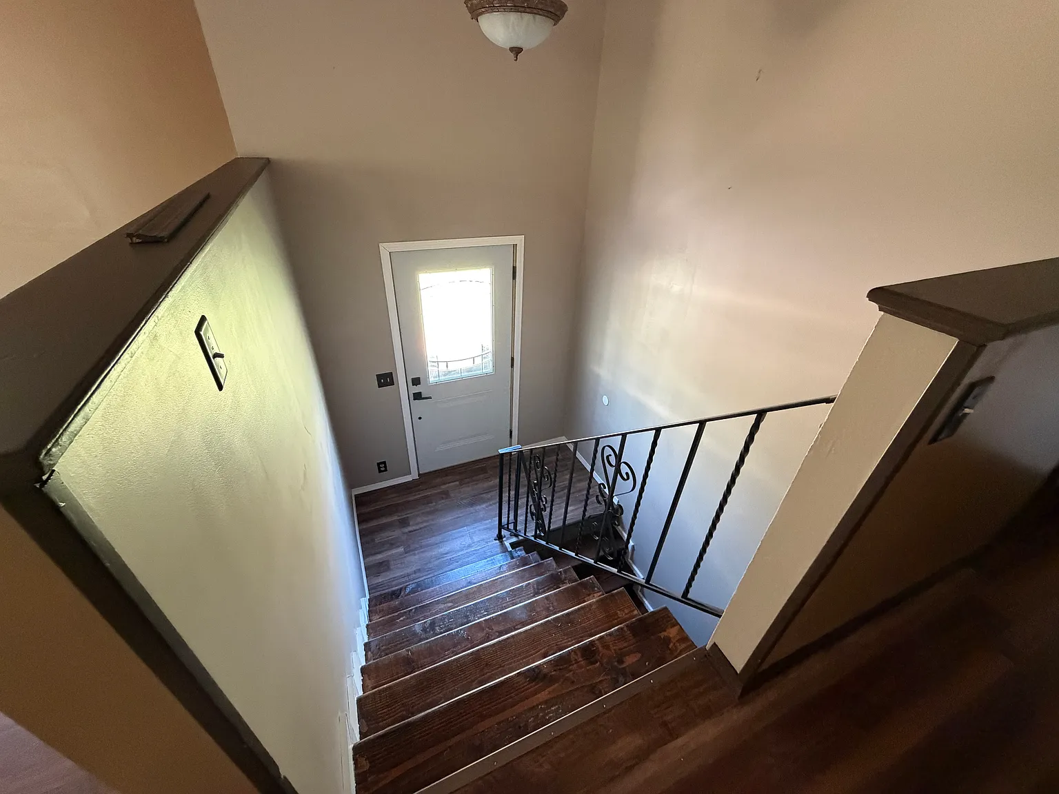 3 bed, 1230 sqft, $1,995 — Photo 2