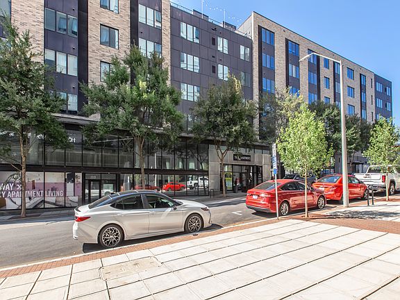 4th image of 205 W Davie St #319