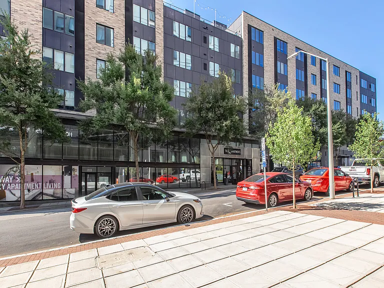 The L Apartments — Photo 4