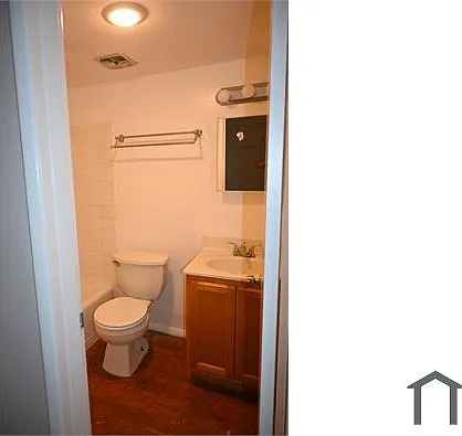 213 Victor Pkwy #C — Photo 11