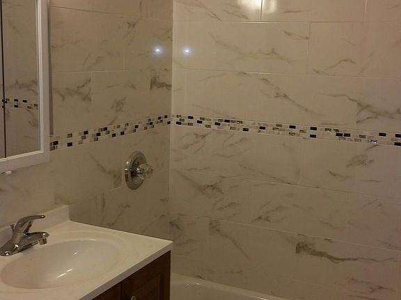 5th image of 2527 33rd St APT 2