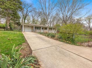 2109 Freckles Dr, High Ridge, MO 63049
