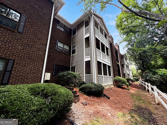 2nd image of 507 Barrington Hills Dr