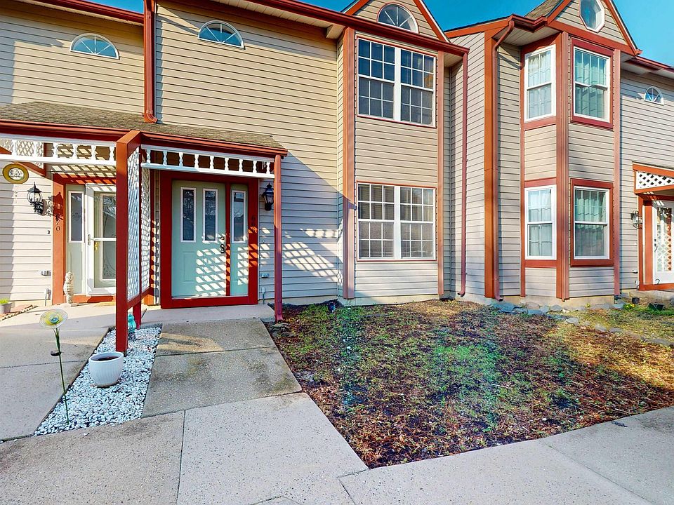 1st image of 668 Lakefront Cir #668