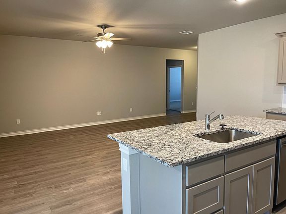 5th image of 7811 96th St