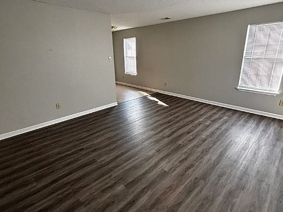 3rd image of 106 Hines Blvd APT D
