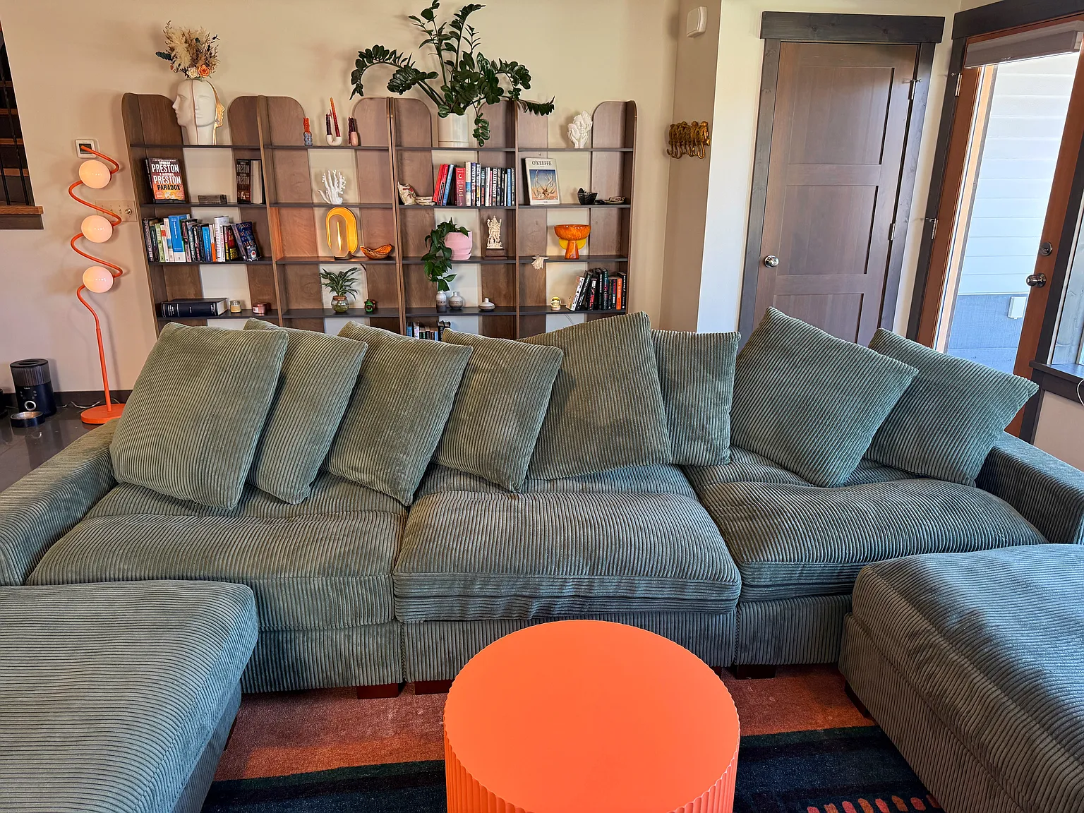 4 bed, 2332 sqft, $3,965 — Photo 4