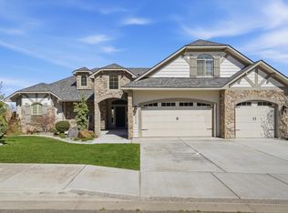 1898 W 52nd Ave, Kennewick, WA