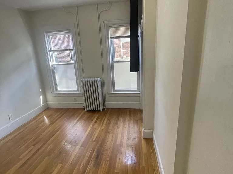 35 Harvard St #A — Photo 12