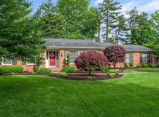 655 Raintree Rd, Lexington, KY 40502