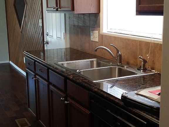 1600 N Arrowhead-Kitchen