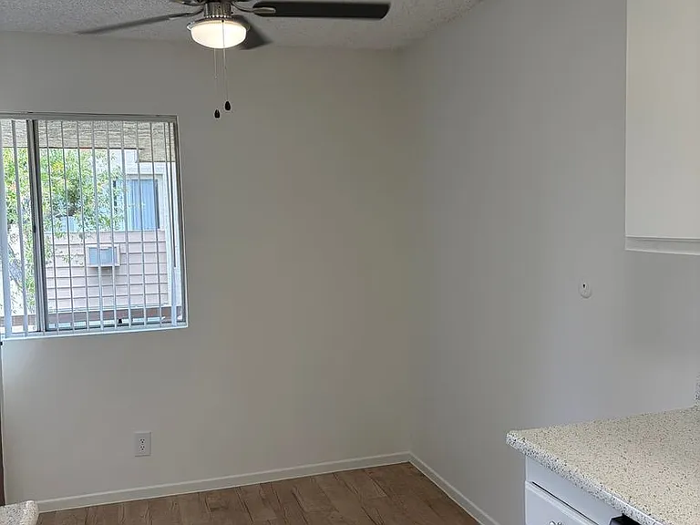 Sutter's Mill Apartments — Photo 28