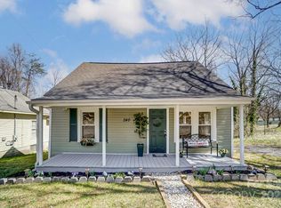 240 N Lackey St, Statesville, NC 28677