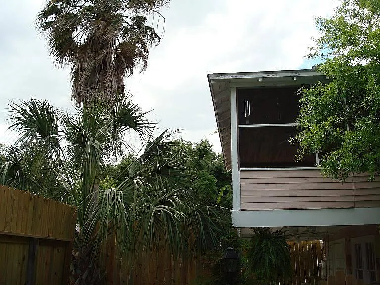 1566 Dauphin St — Photo 2